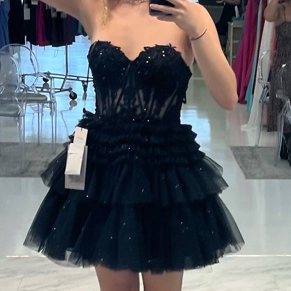 long sleeve backless formal dress Short Homecoming Dresses ARD2372 Emerald Green And Black Color:White/Black Perfect Peony nav-80